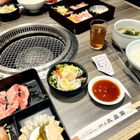 上野太昌園 上野本店 - スープなども付いてます