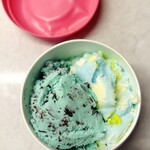 サーティワンアイスクリーム To Go - 料理写真:どこにピカチュウがいるんだか？！