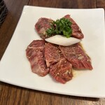 ぴょんぴょん舎 稲荷町本店 - 上ハラミ