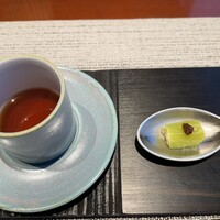 銀座 蟹みつ - 蟹のコンソメスープと翡翠茄子に鳥味噌