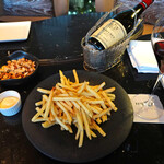 DINING & BAR TABLE 9 TOKYO - トリュフ風味とナッツ