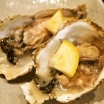 貝賊 - 厚岸産 生牡蠣