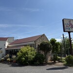 カフェ・ド・ラパン - 外観　駐車場たくさんあり