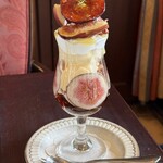 カフェ・ド・ラパン - イチジクブリュレとクリームチーズのパフェ
