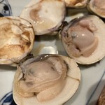 焼はまぐりる - 焼きハマグリ
