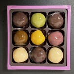 舟和 - 2025.08.14 (木)    あんこ玉（９個）　810円（税込）