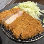 ごちそうとんかつ 豚の恵み - 厚切りロースかつ定食