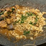 もつきむ - シメにライスを入れて焼きめし