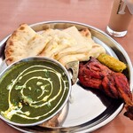 ばんちゃ - チーズナン　ほうれん草チキンカレー　タンドール2種