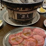 炭火焼肉 昭和ホルモン - 
