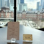 BURDIGALA MARUNOUCHI The Restaurant - ・【窓際90分制】Lunch Saisonコース5皿　¥3.850
      のコース内容
      ・席の利用時間
      背後に東京駅駅舎が見渡せる特等席です！