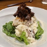 魚弥長久  - いぶりがっこポテサラにマグロ時雨煮