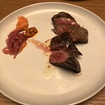 PIZZERIA IL VICOLO - ハラミのロースト。二切れ一皿を2人分用意。