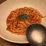 PIZZERIA IL VICOLO - 本日のパスタ。トロフィエという虫っぽいショートパスタのアラビアータ。