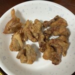 中津からあげ専門店 からあげ大吉 - 料理写真:左が塩唐揚げ、右が骨なし