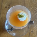 レストラン ラ・マーレ - デザートのパンナコッタ　グレープフルーツのゼリーが上にのっていて、ほんのりとした苦味と甘酸っぱいさっぱりとした味わいで、とてもおいしかったです！