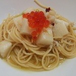 Bozaru - ランチビュッフェのメイン料理A（釜揚げしらすと山芋のペペロンチーノスパゲッティいくらのせ）