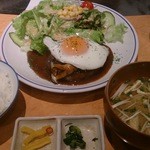 Grill Plancha - 和牛ハンバーグランチ（デミ）900円