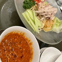中国料理 四川 - 夏限定、鶏胸肉細切り入り冷麺¥1700