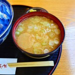 やぶ善 - 出汁がしっかりと効いた、絶品 "味噌汁"。