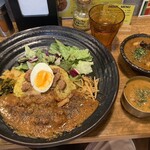 SPICY CURRY 魯珈 - 魯珈プレート大盛＋チキンカレー