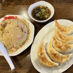 きんせい　「チャーハン」950円と「餃子」720円