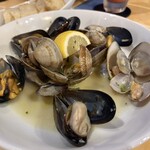 OSTERIA PACE - 貝類のワイン蒸し