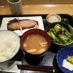 魚久 イートイン あじみせ - 銀鱈京粕漬定食。1296円。