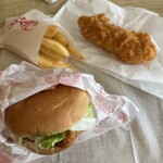 ケンタッキーフライドチキン - 料理写真:チキンフィレサンド、ポテト、クリスピーのセット。670円