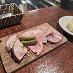 Nico Chelsea - シャルキュトリー（右から熊、猪のソーセージ、きじハム）