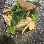 鮨しのぶ - しろ菜と松茸のおひたし
