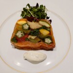 L'ESSOR - 前菜の、スモークサーモンのテリーヌ