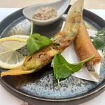 酒の和 幸多 - 夏巻き2種。メヒカリと大葉に、かぼちゃとほうれん草の組み合わせ。レバーペーストは空気をたっぷり含んでフワッフワ。それでいて、ぷちっとした食感も面白い。メヒカリの苦味とレバーペーストのパンチが合う。