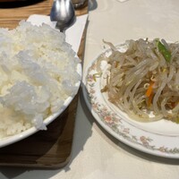 四川名菜 川府 - ご飯とモヤシの前菜