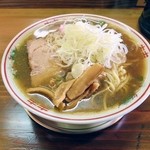 中華そば　680円。