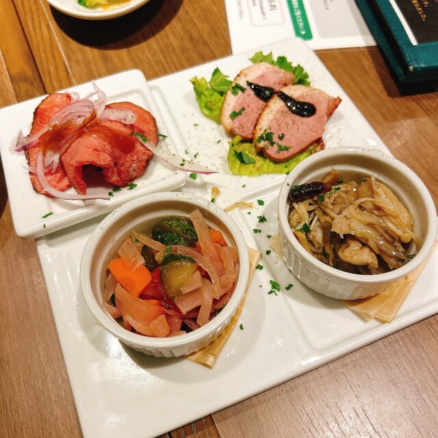 Sushi &amp; Yakiniku Dining Tennoji Ten photo 3