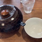 サル食堂 本町本店 - おひつご飯が先ず到着