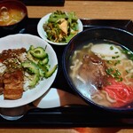 沖縄大衆酒場 島人 - ソーキそば✕ラフテー丼