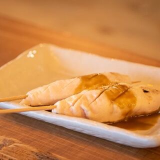 鶏ささみの「シギ焼き」が名物！季節ごとに入れ替わる日本酒◎