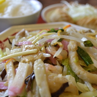 ビジネスマンにも人気！お得なランチ♪