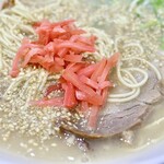 長浜ナンバーワン - 紅生姜とゴマはマスト