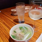 みなとみらいde 焼肉 DOURAKU - トロもつ鍋　白ワイン