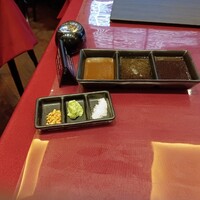 神戸牛ステーキ&カフェ ノーブルウルス 三宮店 - ソース、調味料