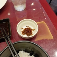 神戸牛ステーキ&カフェ ノーブルウルス 三宮店 - イカナゴ