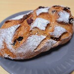 パン工房 ブォーノブォーノ - いちじくクランベリー(290円)
