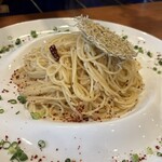 アンチョビ - ・名物のアンチョビと湘南シラスのペペロンチーニ