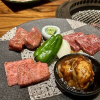 松庵 韓菜房 栄大津通店 - 上ロース、上カルビ、ミスジ、ホルモン
