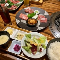 松庵 韓菜房 栄大津通店 - 厳選四種盛り御膳