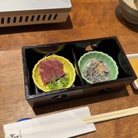 和牛料理 要 - 先附　ホルモン刺身二種盛