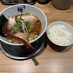 麺屋 燕 本店 - 燕ラーメン塩並、トッピング煮たまご、小ライス